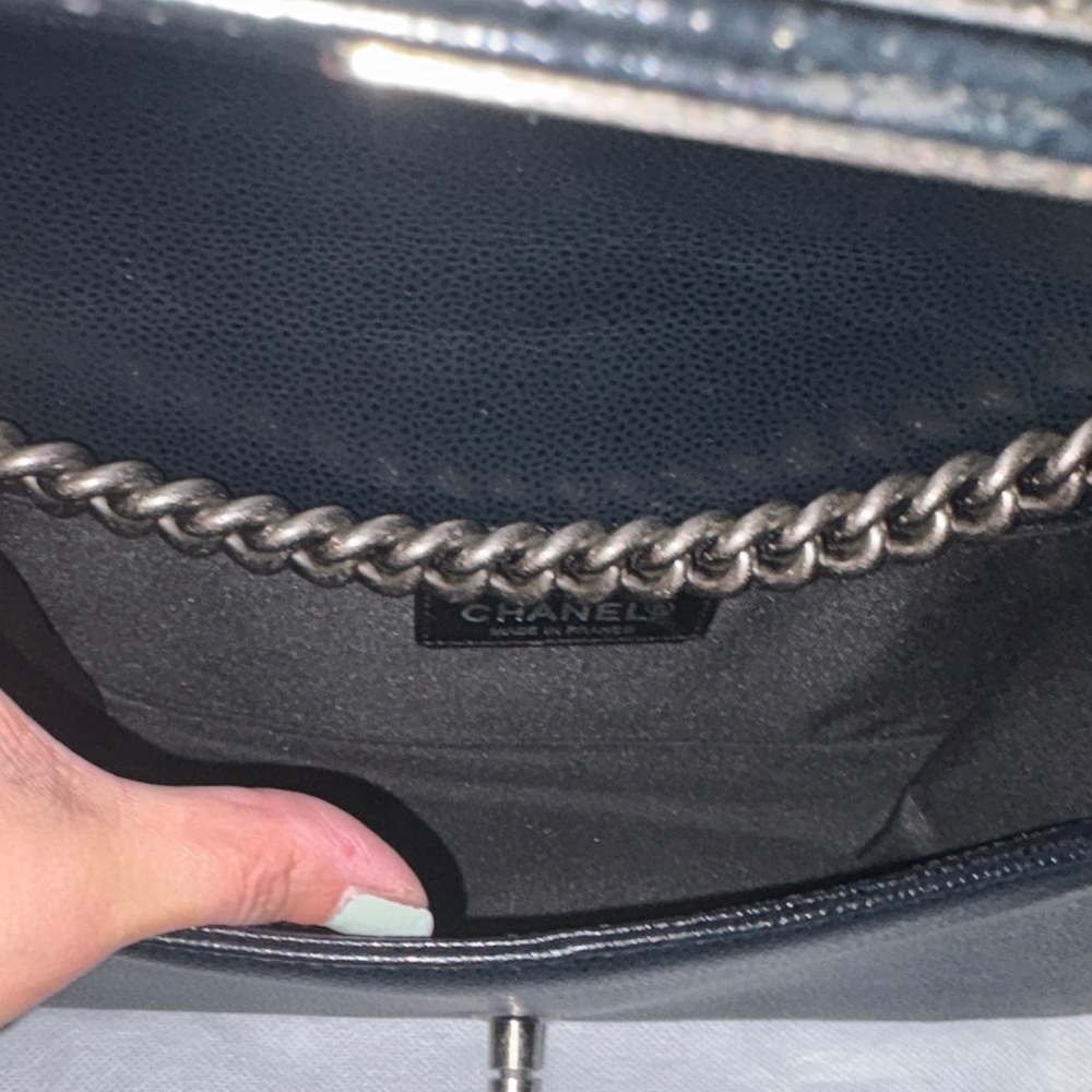 Black Quilted Leather Shoulder Bag with Gunmetal Chain - Picture 6 of 9